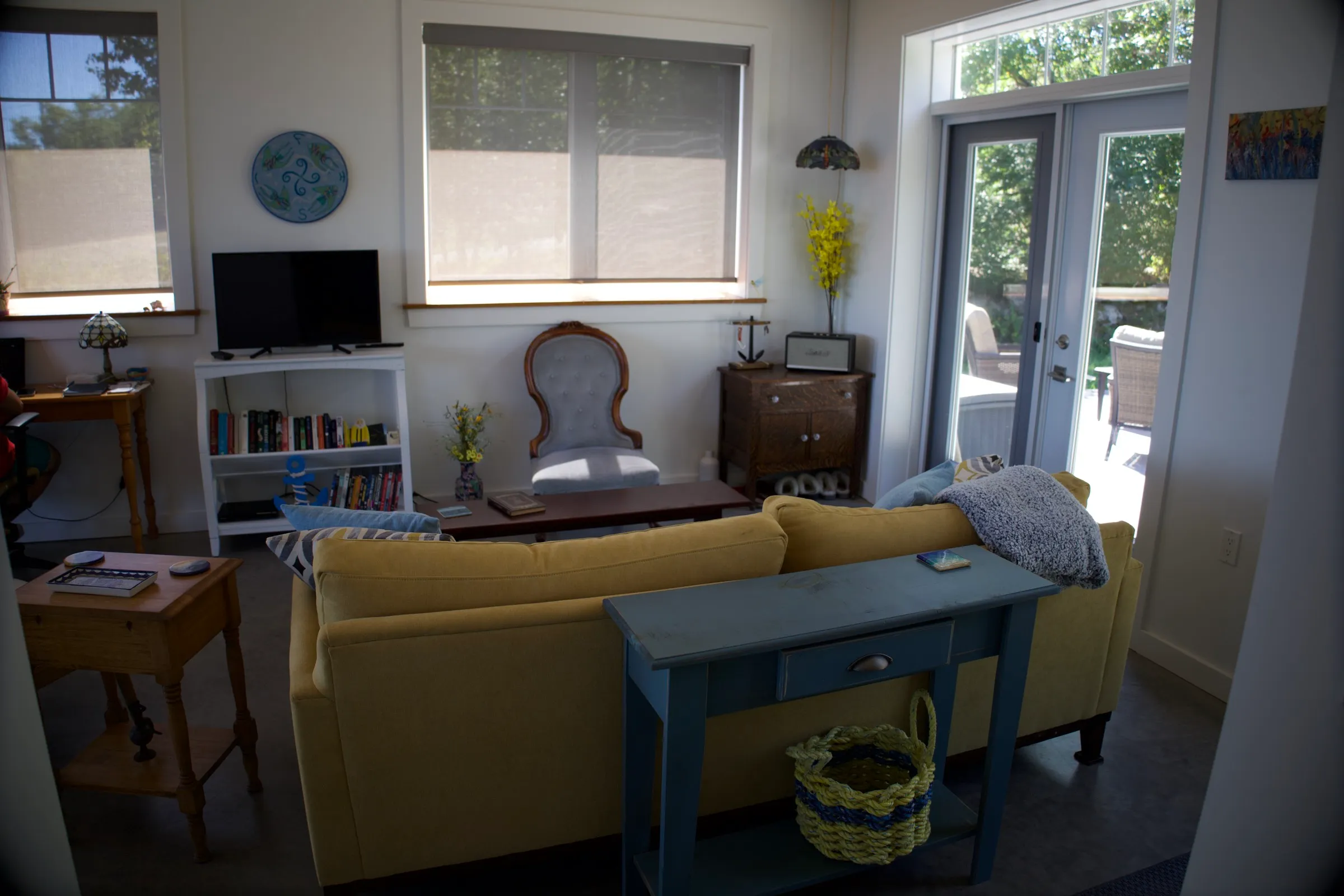 Entrance area leading in from the deck