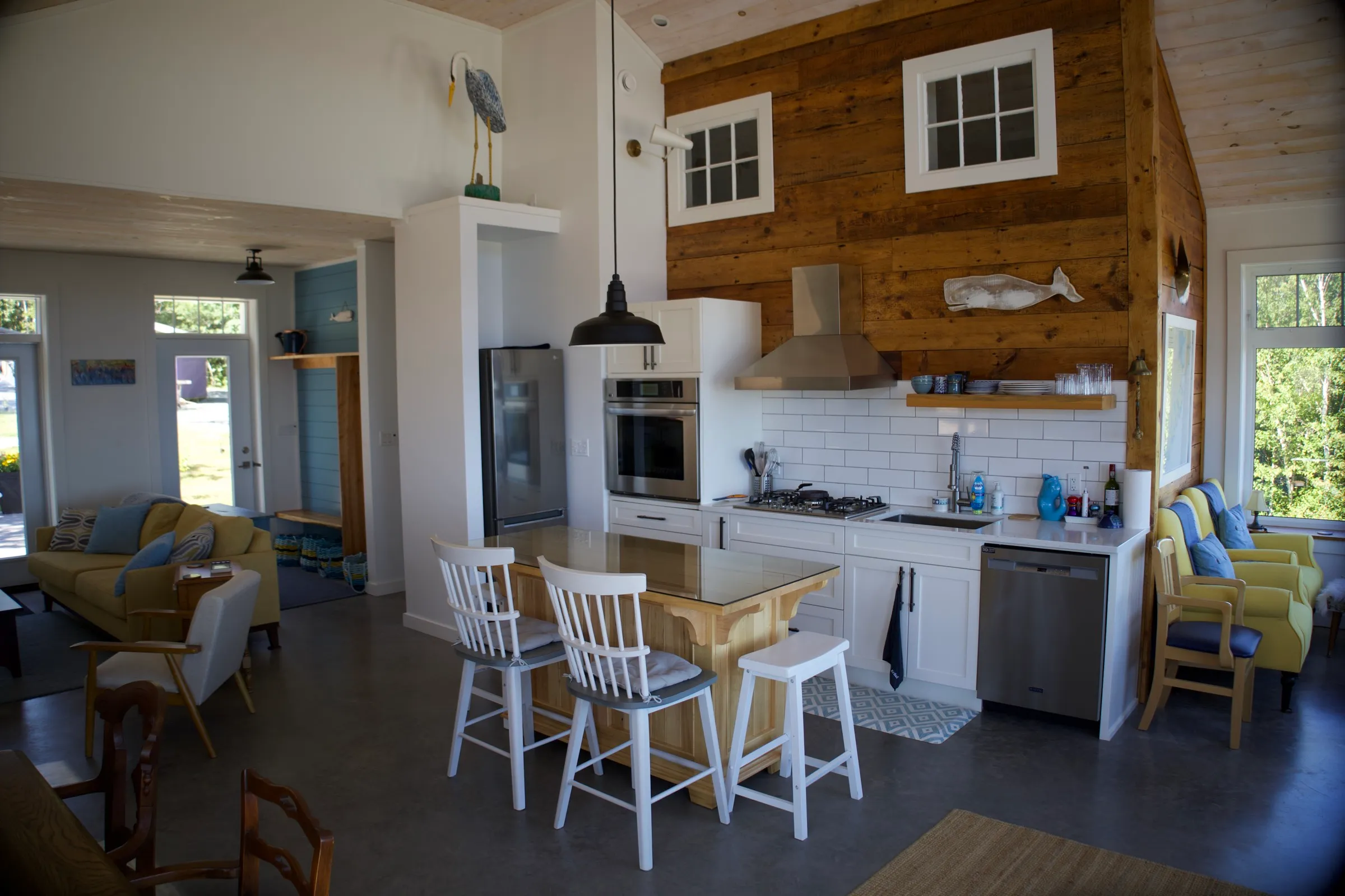 Full kitchen at Hi Tides with bright natural light
